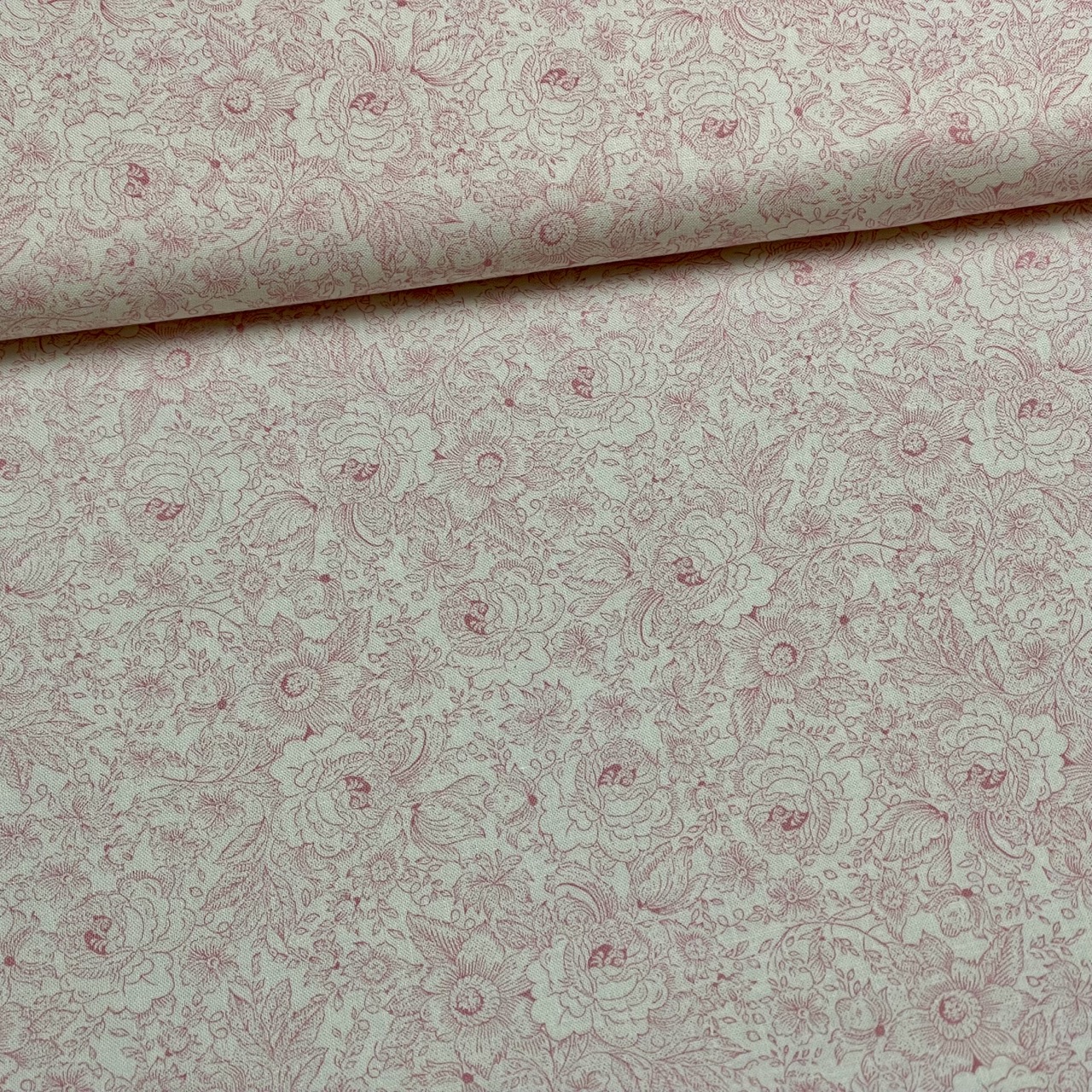 Patchwork Baumwollstoff Filigrane Blumen weiß/rosa - Meterware (10cm)