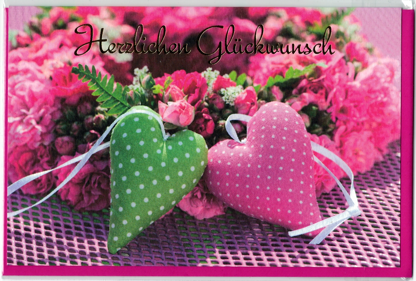 Glückwunsch-Karte mit Umschlag, 2 Stoff-Herzen auf pinken Blüten